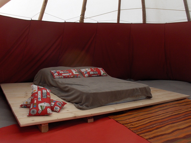 tenda indidana con letto