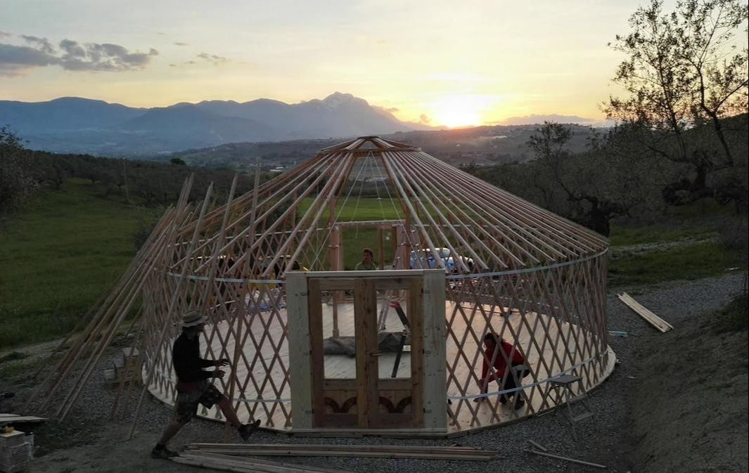 struttura in larice yurta gioiellidelbosco